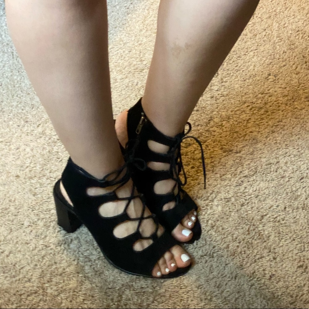 Steve Madden Black Sandal heels